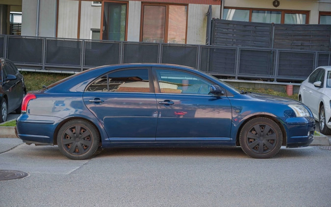 Toyota Avensis cena 9000 przebieg: 250000, rok produkcji 2003 z Chocianów małe 137